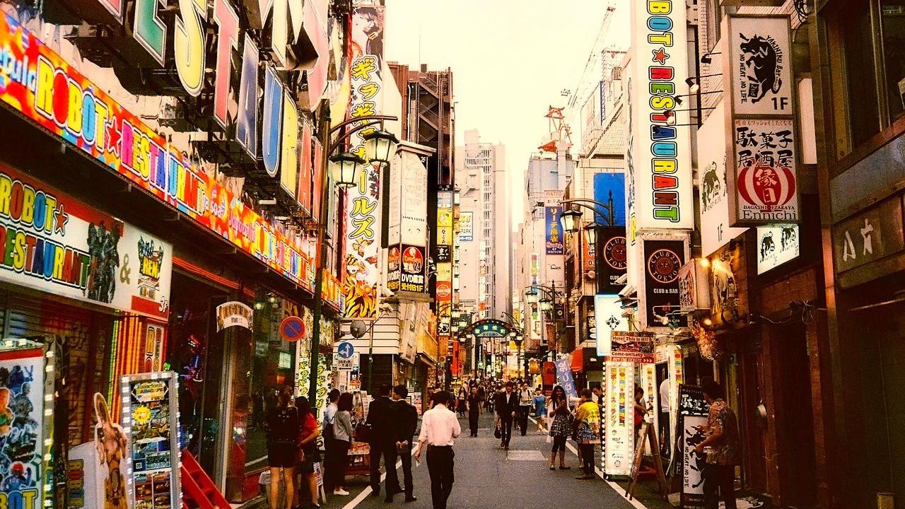 12 Best Podcasts To Learn Japanese (All Levels) In 2025
