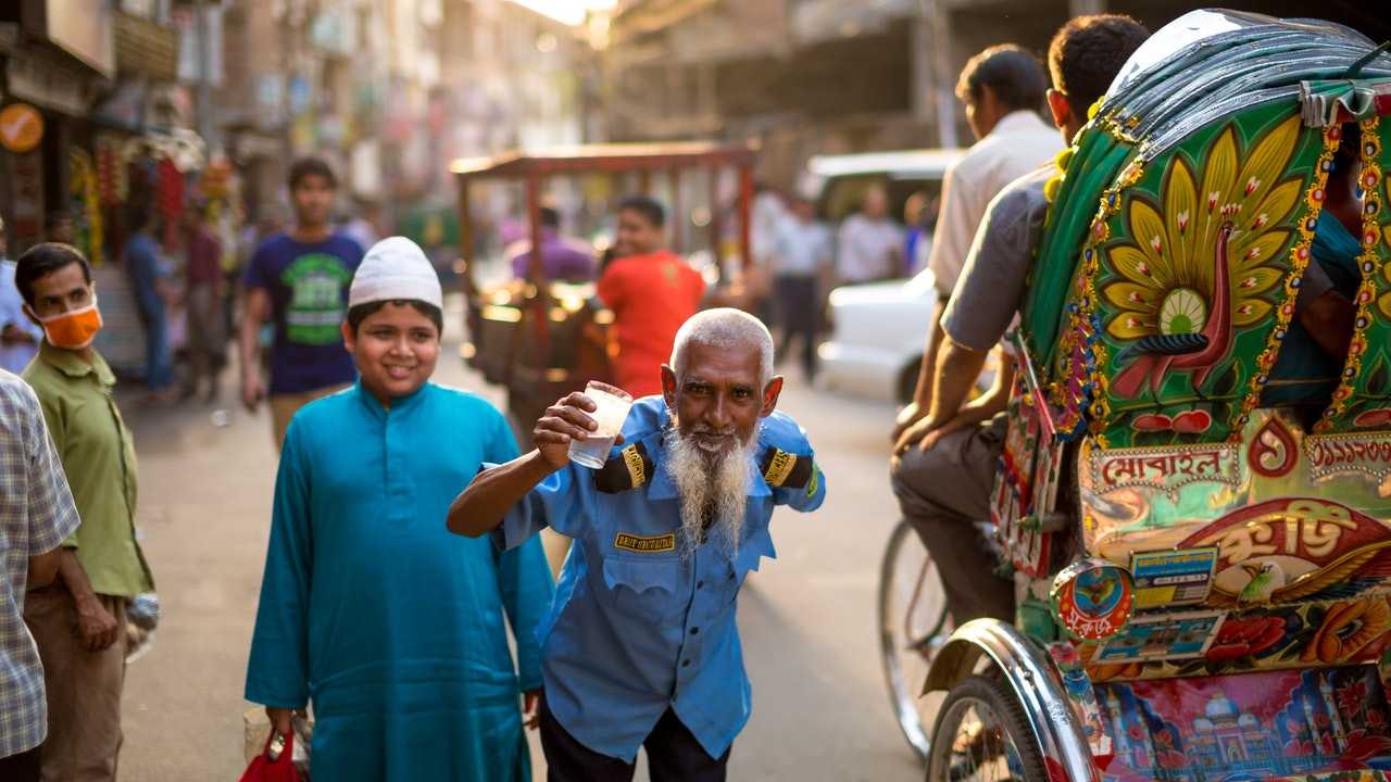 6 Excellent YouTube Channels To Learn Hindi (2025)