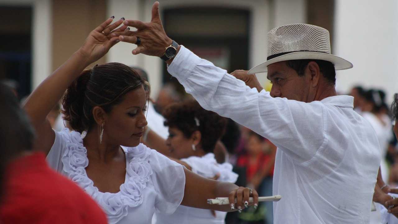 26 Spanish Terms Of Endearment For Family And Friends